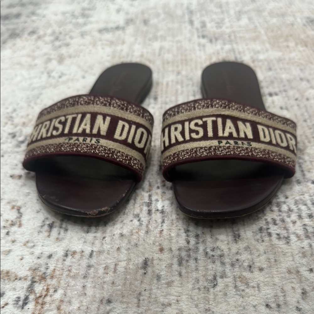 Dior Brown Sandals with Wide Strap and Textured Footbed - Picture 3 of 4